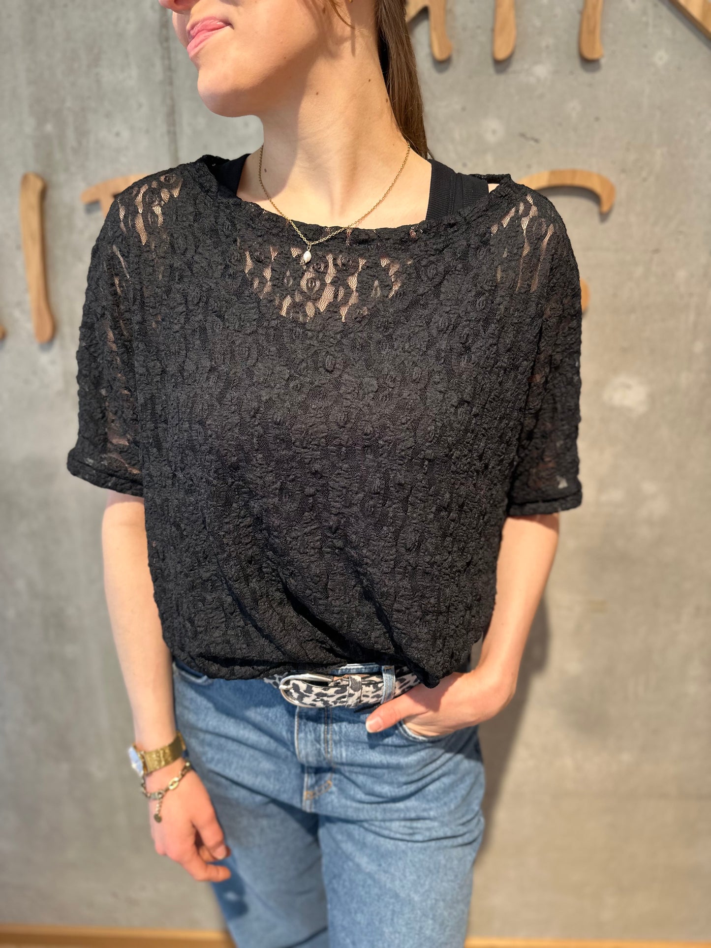 Spitzenshirt "Stella oversized" - Versch. Farben