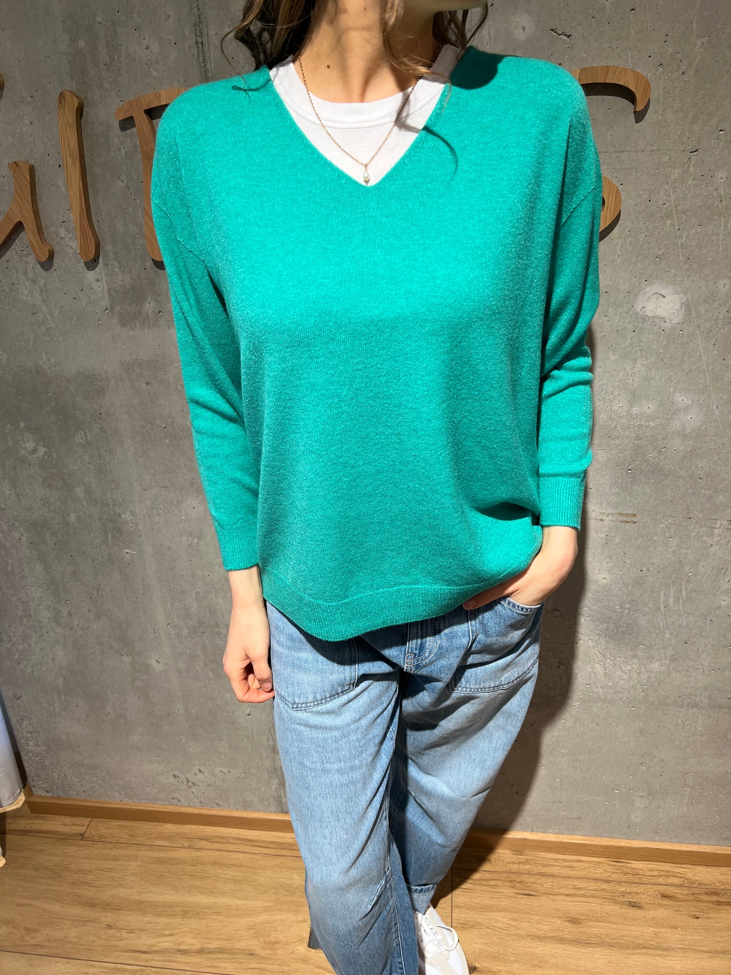 MG-Pulli "Madita V-Neck" - Versch. Farben