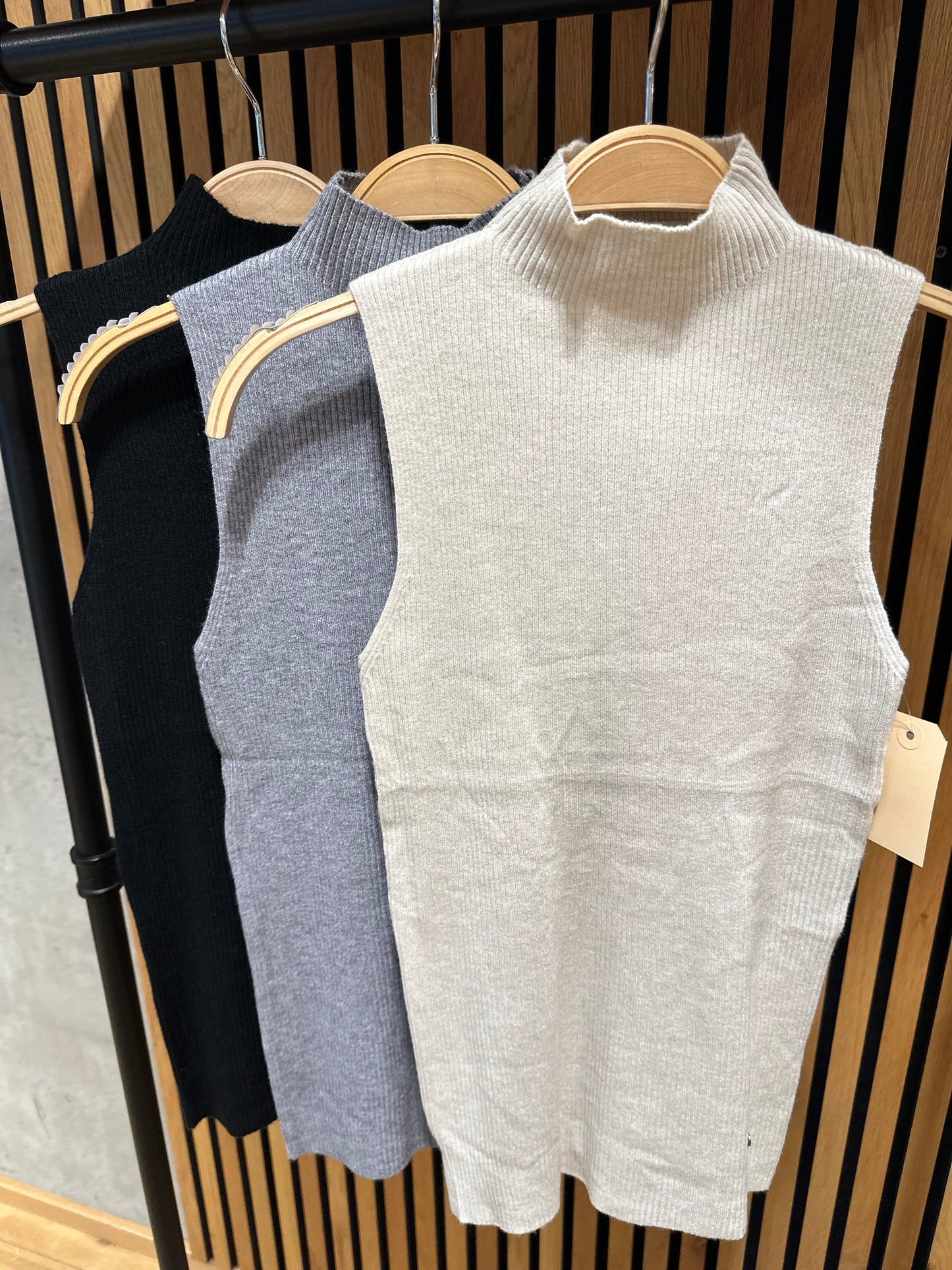 Top mit Rolli "Tia" - versch. Farben