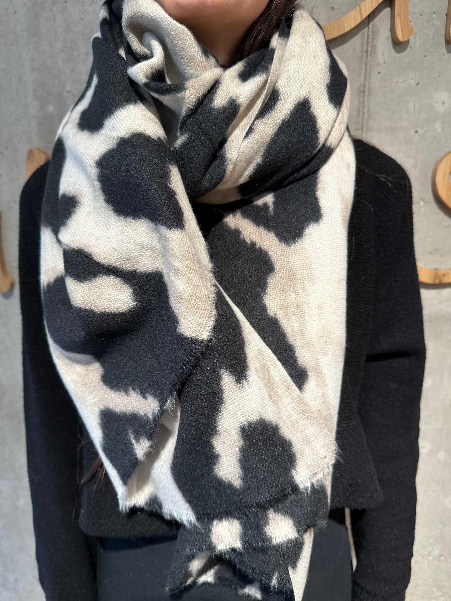 Schal "Leomuster XXL" versch. Farben