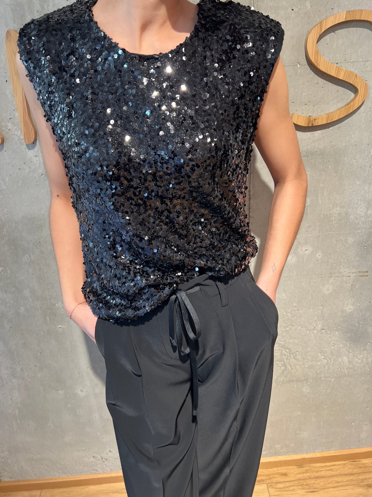 Top "Tatjana Pailletten" Schwarz