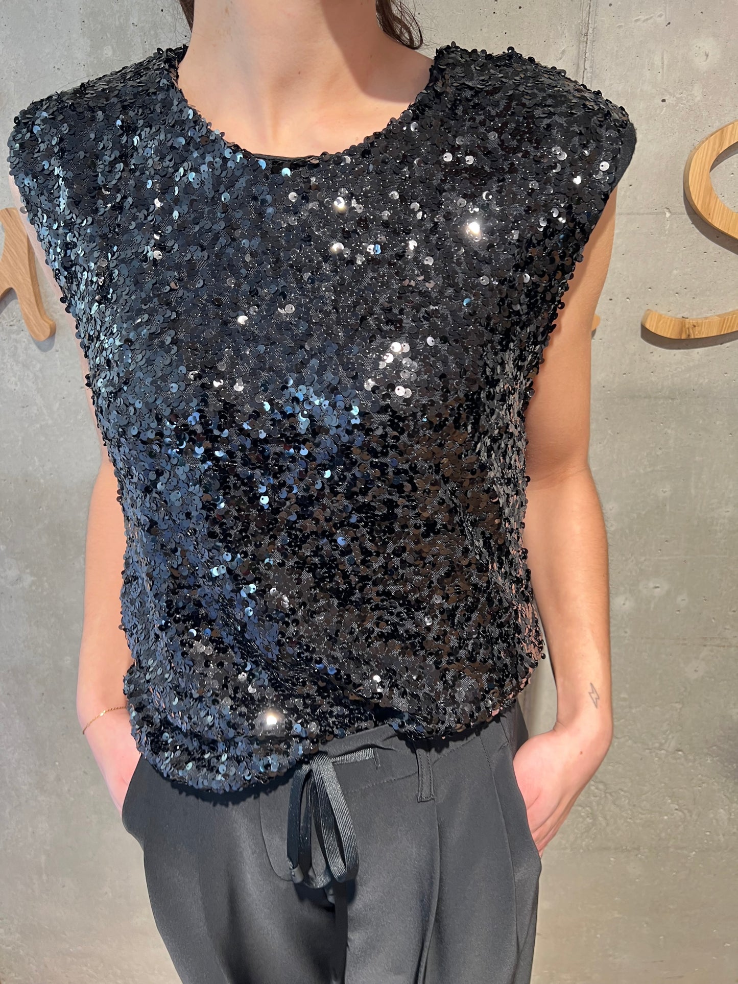 Top "Tatjana Pailletten" Schwarz