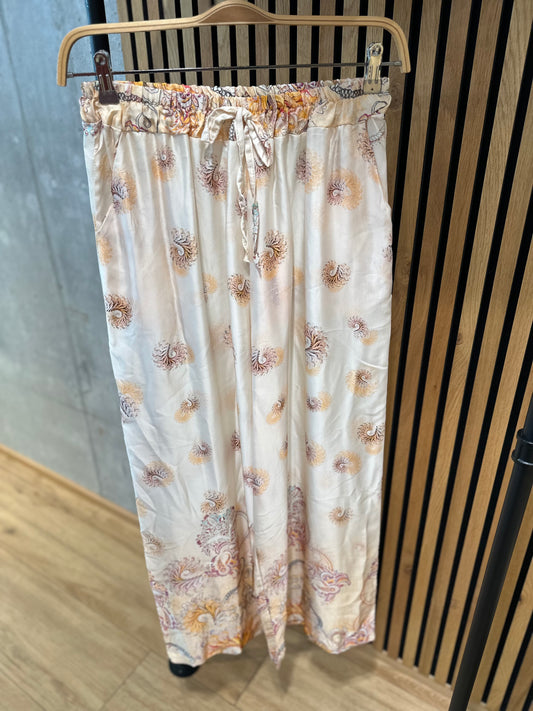 Hose "Hellena mit Musterung" Beige